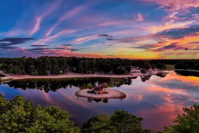 Image de Cabin #3 - Cozy 2 Bedroom in Cape Cod Maple Park Campground