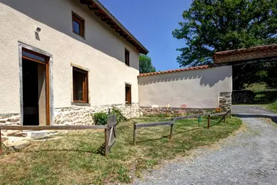 Image de Maison de charme avec terrasse et jardin, enfants et animaux acceptés