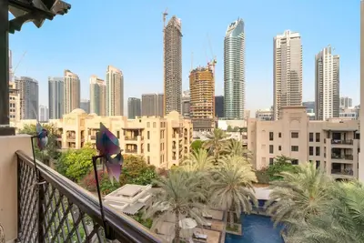 Image de Dubai 2br | Pool View, Near Burj Khalifa, Canal & Attractions