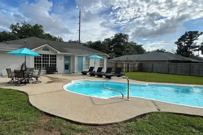 Image de A Taste of Paradise\nSpacious 4br/3ba retreat with a private pool