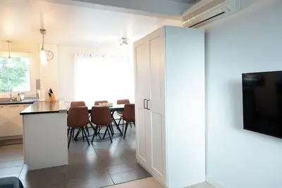 Image de 3 min du Traversier pour le Vieux Québec Central Cosy 3 chambres Levis Centre