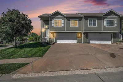 Image de Charming 3-bedroom townhome with WiFi, Ac in marvelous West Omaha