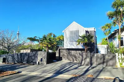 Image de Premium Abode with Plunge Pool steps to Ponsonby