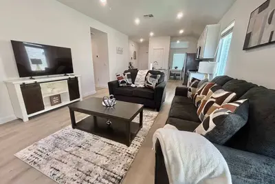 Image de The Lubbock Luxe - 3br/2ba - New Construction