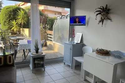 Image de Beau studio pour 4 proche de la plage