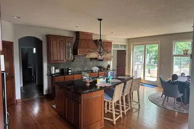 Image de 3m Golf  Immaculate Spacious 5-bedroom house in  Blaine.