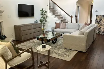 Image de Charming house in The Woodlands, walking distance from cafes, H-E-B and more