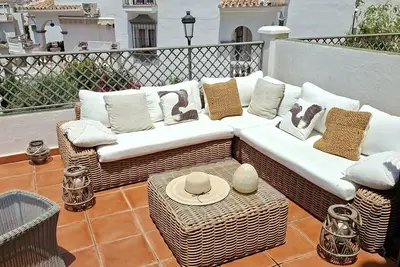 Image de New To The Market! Stunning Townhouse, views, pool, beach and bars/restaurants!