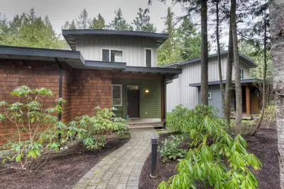 Image de Tw 55-West Coast Vacation Home – Steps from Rathtrevor Beach