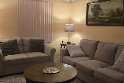 Image de Cozy 2br - Fast Wi-Fi - Hwy Exit