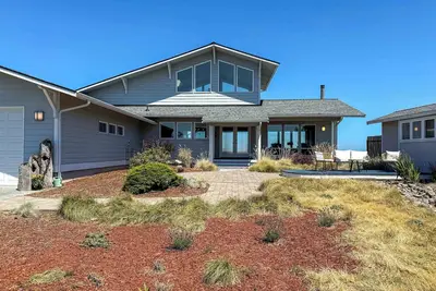 Image de Driftwood Dream Awesome Water Views of the Strait