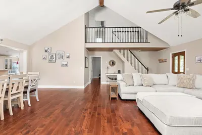 Image de Charming Farmhouse Getaway – Peaceful Country Escape with Modern Comforts!