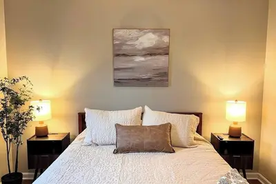 Image de 2-bedroom 1 bathroom, in unit laundry, pet friendly, carport parking, WiFi