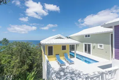 Image de Experience tropical living  at Casa Afortunada, 4-bedroom home with stunning ocean views.