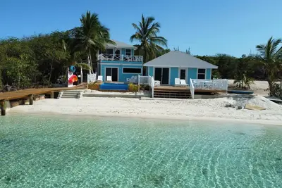 Image de One Bedroom Beach Front Villa at The Calm Waters Villas
