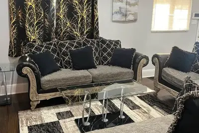 Image de Charming 4-bedroom house with WiFi and Ac in amazing Chicago