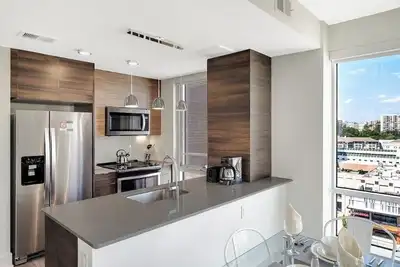 Image de Resort-style pool & Spa! Irvine 2br nr John Wayne Airport