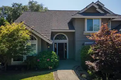 Image de Spacious 4-bedroom house in Folsom near Sundhal Elementary School and the Lake.