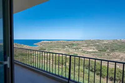 Image de 3b Panoramic Valley & Beach View