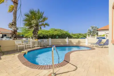 Image de Cozy & Quiet 2br1ba Retreat ~ Close 2 Beach ~ Pool