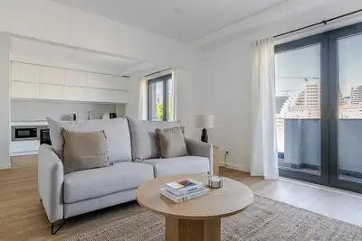 Image de Blueground | Alvalade, balcony, nr Campo Pequeno