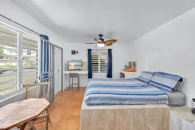 Image de Studio w/ Patio • Walk to Sandy Beach