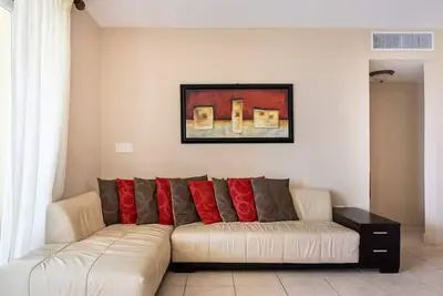 Image de Luxury Beach Front Condo Balcony Pool and Jacuzzi