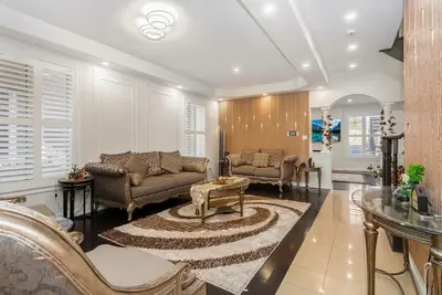 Excellent Luxury Living