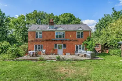 Image de 5 chambres à coucher à Dibden, near Southampton