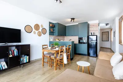 Image de Appartement moderne avec 2 chambres et piscine