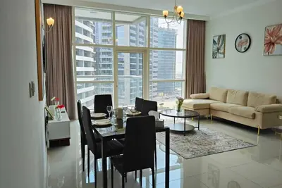 Image de 2bhk Apartment I Canal & Icc Stadium view I Dubai Sports City