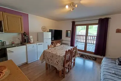 Image de Appartement ensoleillé avec grande terrasse face aux pistes