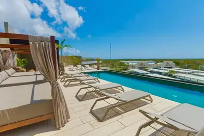 Image de Tuk Tierra! Stylish one-bedroom apartment is designed for comfort and adventure.