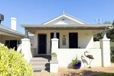 Image de Charming peaceful two-bedroom apartment