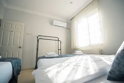 Image de Bayrak Apartmanı Downtown Bayrak Residences Cumhuriyet Muhittin Sk. No:11, 61050