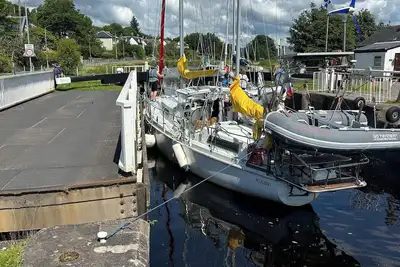 Image de Family Cottage by the Crinan Canal, handy for whisky, golf and standing stones.