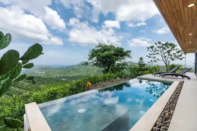 Image de Mountainside Home with Modern Design, Sweeping Ocean Views & Private Swimming Pool