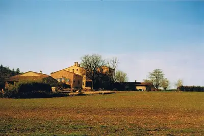 Image de Maison de campagne provençale 2 chambres avec une mezzanin, jardin et piscine