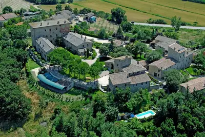Image de Cosy retreat in Castello Monticelli; 2 hrs from Florence; minimum stay 2 months.