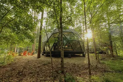Image de Large, luxurious geodesic dome - 02