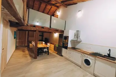 Image de Charming village house ( Pets are welcome at no extra cost)