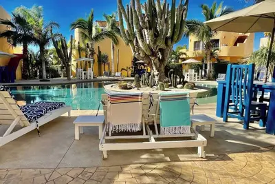 Image de 2-bedroom condo, Cerritos - with Pool, Walk To Beach, Ground Floor, Huge patio