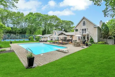 Image de Private Southampton Retreat with Pool, Tennis & Resort Style. . .