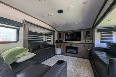 Image de Serenity in the Woods – A Quiet, Cozy Retreat Just Outside Greenville, Sc