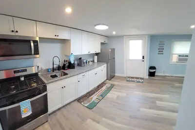 Image de 1st Floor Beach Access 2 Bedroom Apartment U10 in Geneva