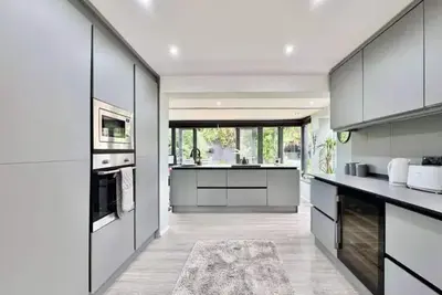 Image de Entire stylish 3 bedroom house available for short and long stays