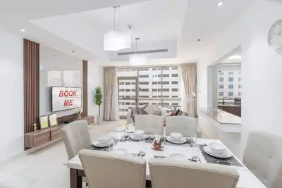 Image de StayShort - Roomy 2br in Al Barsha with Balcony - Sleeps 4!