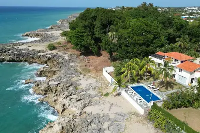 Image de Luxury Ocean Front Entire Floor Villa in Sosua cabarete Best sunset, Korean food