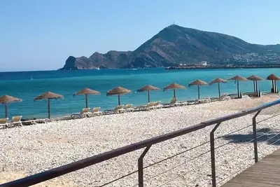 Image de Apartment on the first line of the best beach of Altea with parking included.