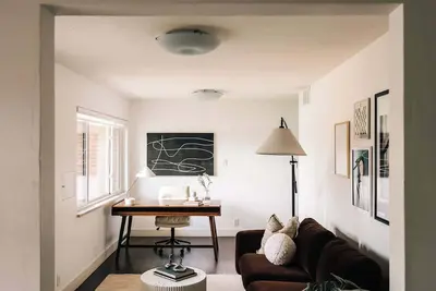 Image de Bright Midcentury Gem | 1 Block to Campus | 30+